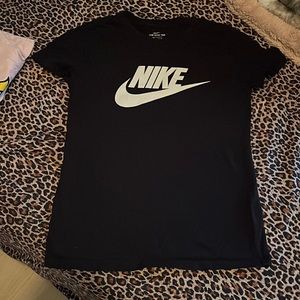 Nike tee